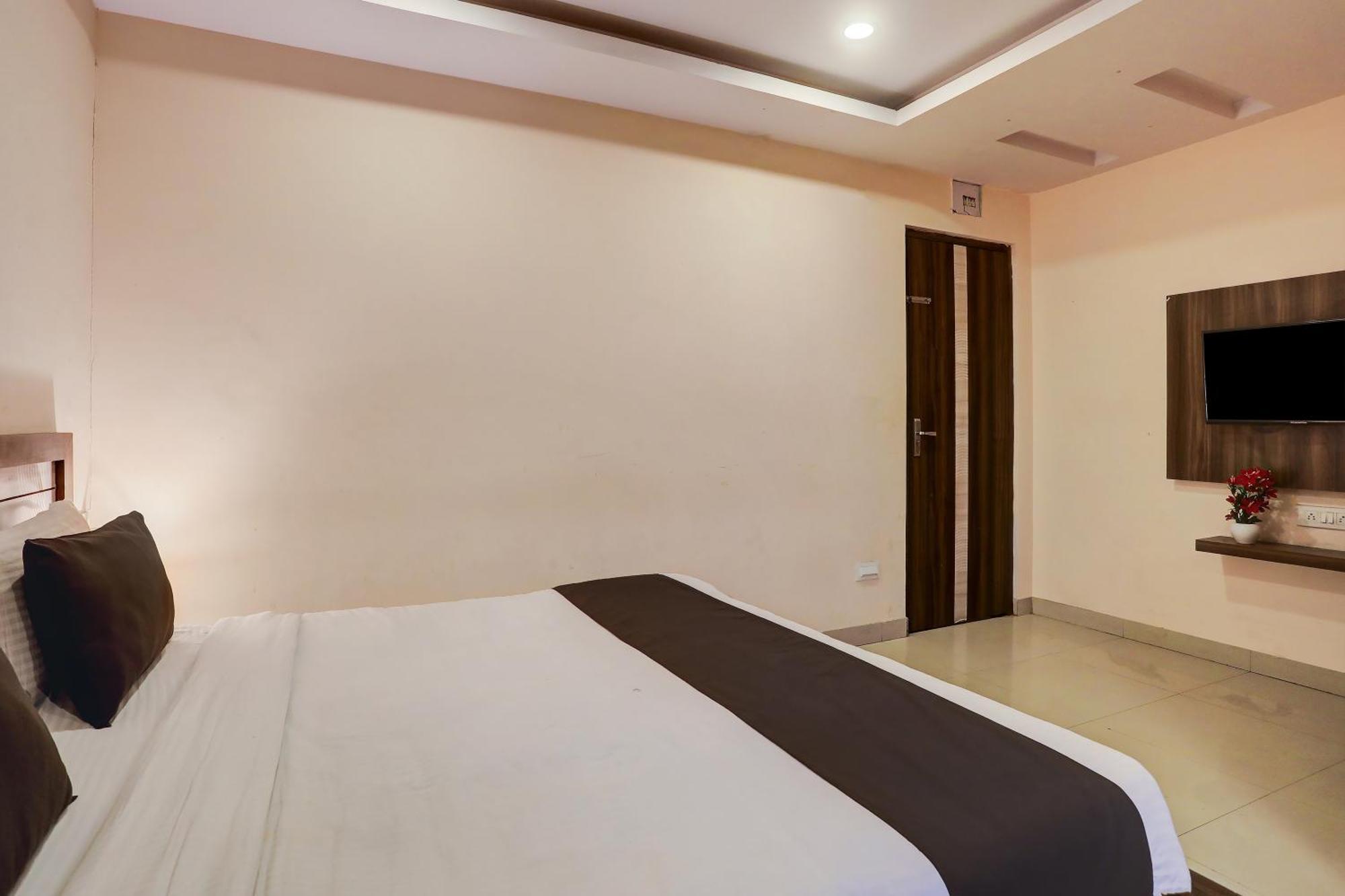 Super Hotel O Vaishnavi Inn ไฮเดอราบัด ภายนอก รูปภาพ